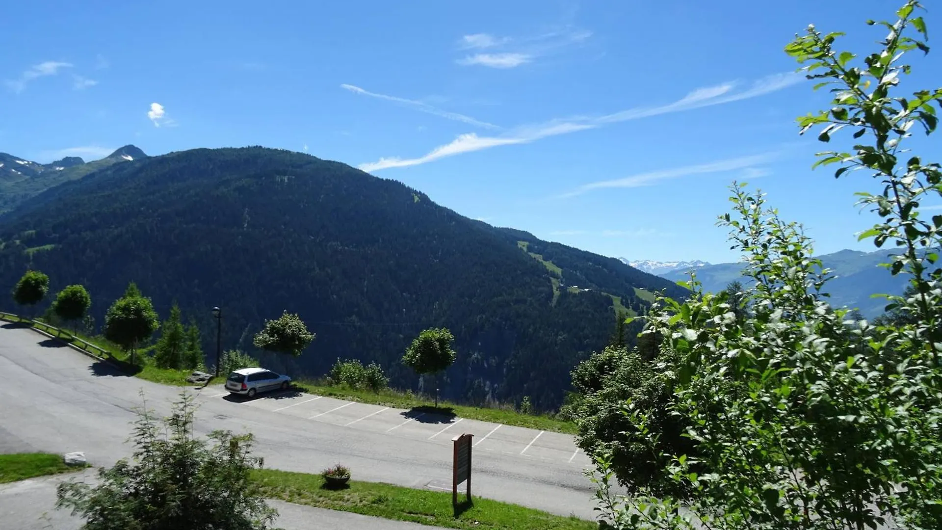 Studio Pour 4 Personnes A Vallandry, Au Centre Et Proche Des Pistes, Avec Vue Montagne - Fr-1-411-940 Apartment Landry