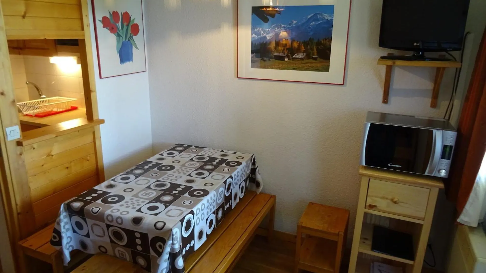 Apartment Studio Pour 4 Personnes A Vallandry, Au Centre Et Proche Des Pistes, Avec Vue Montagne - Fr-1-411-940 France